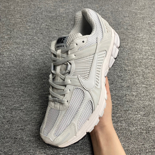 Vomero 5 Vast Grey (M)